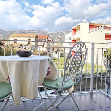 Monika - Free Parking Apartamento Kaštela