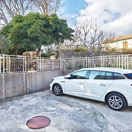 Monika - Free Parking Apartamento Kaštela